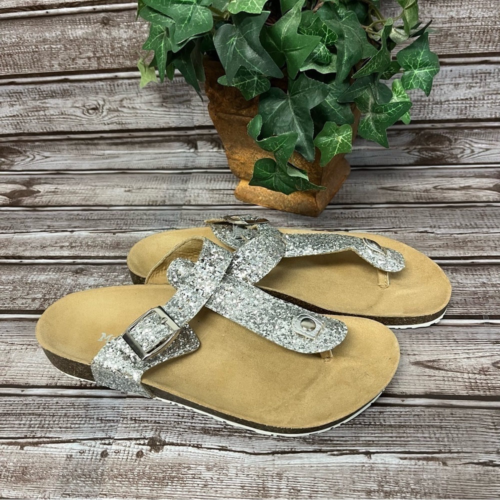 Mudd Silver Glitter Thong Sandal Big Girl size 5 Women’s size 7 - Picture 8 of 13